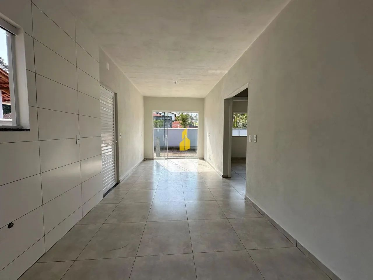 Casa á venda no Bairro Araponguinhas - Foto 2