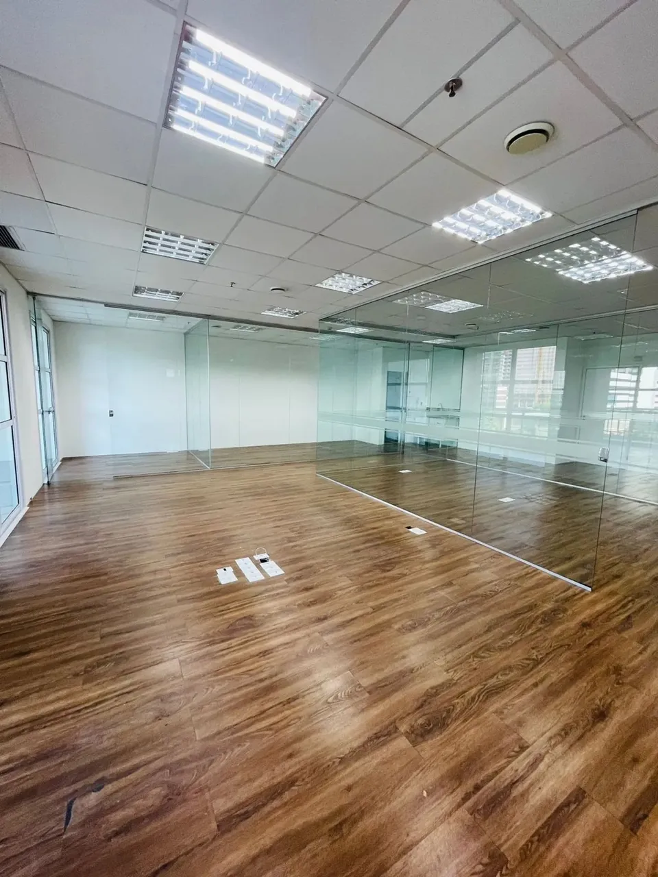 Sala Comercial 150m² para Alugar na Vila São Francisco, SP