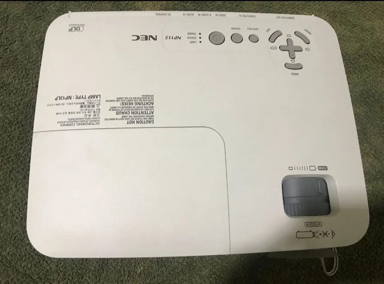 Projetor NEC NP115