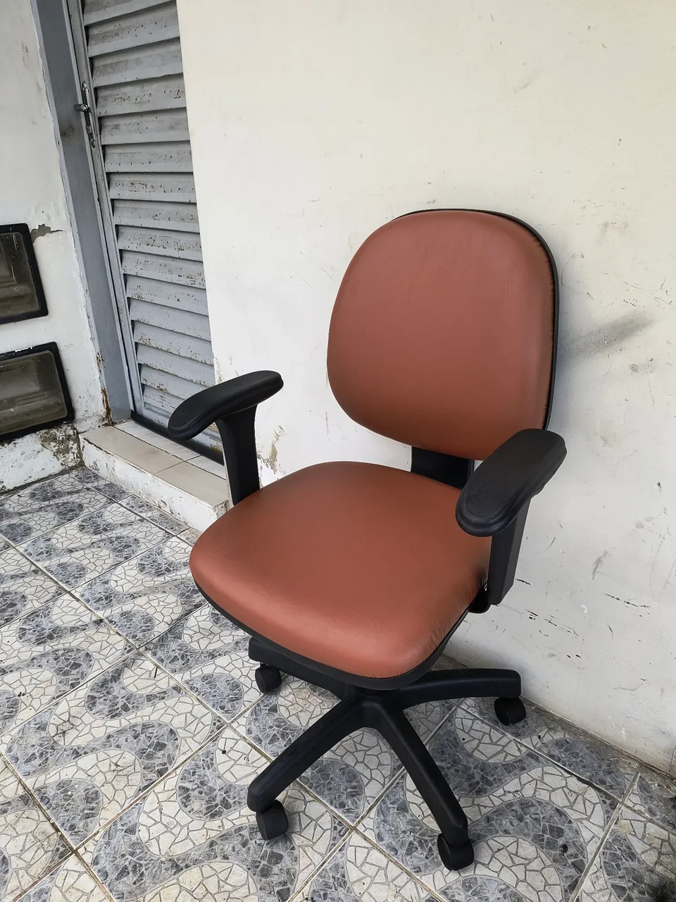 Cadeira de Escritório Giratória Marrom