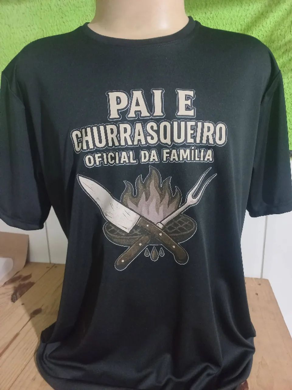 Camiseta  com frases e estampa  - Foto 3