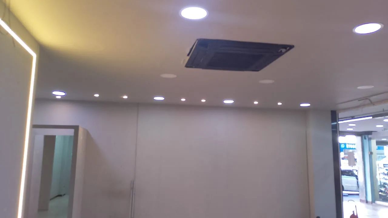 ** Lojão de 50 m2 **. Melhor Galeria Comercial, no Centro - São João de Meriti - RJ - Foto 5