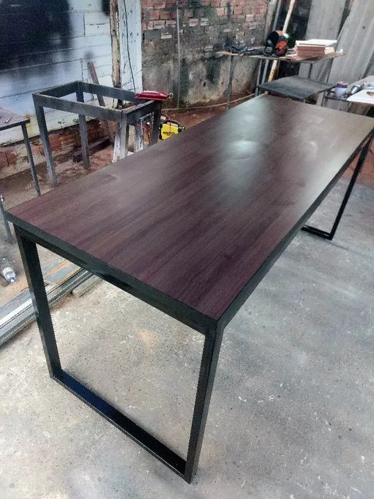 Mesa de Jantar Industrial em Metal e Madeira - Foto 3