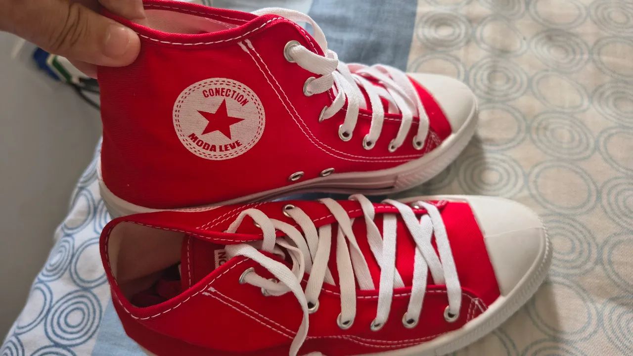 Tênis vermelho feminino 