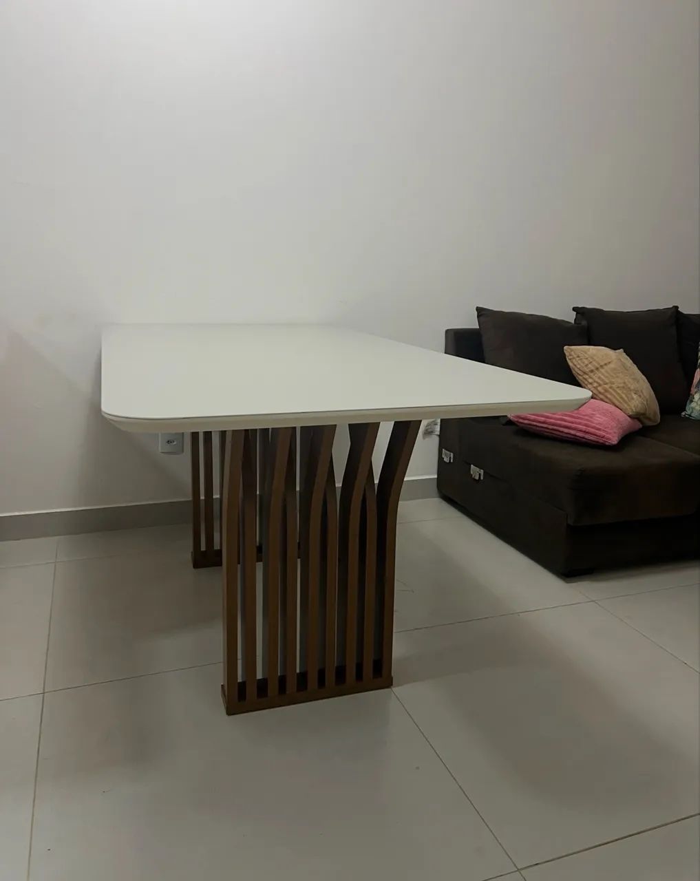 Vendo Mesa seminova em vidro e madeira 1,70x0,90 - Foto 3