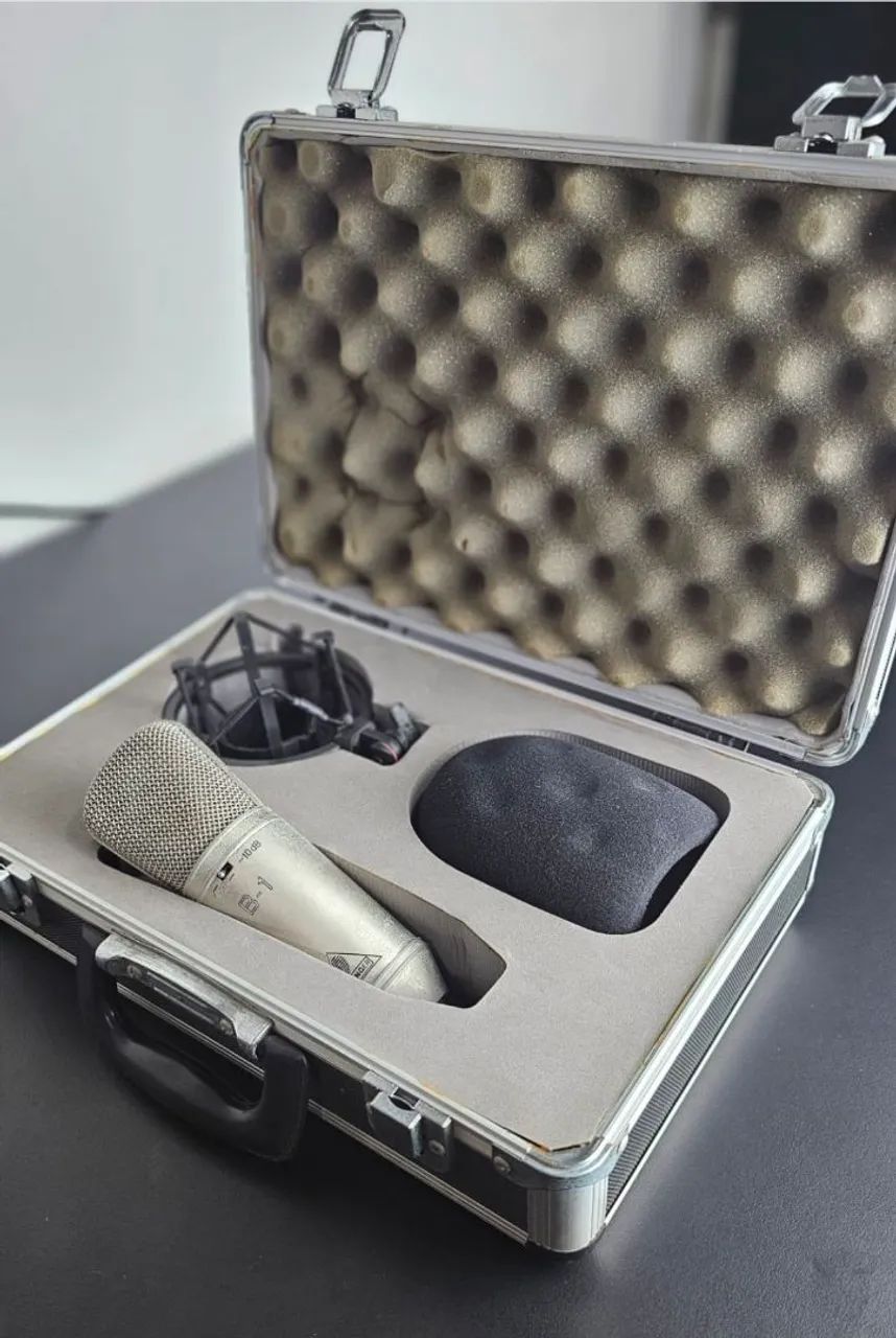 Microfone Condensador Behringer B-1 (Completo com Maleta, Shockmount e Espuma)