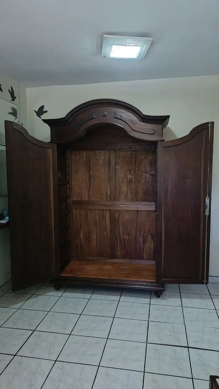 Armário Rustico Antigo Grande Madeira Maciça Colonial - Antiquário com selo. - Foto 2