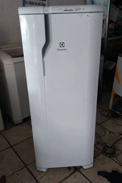 GELADEIRA SEMI NOVA