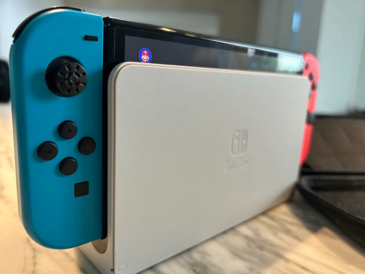 Nintendo Switch OLED 64GB + Dock + 2 Jogos + Case + Cabos - Foto 4