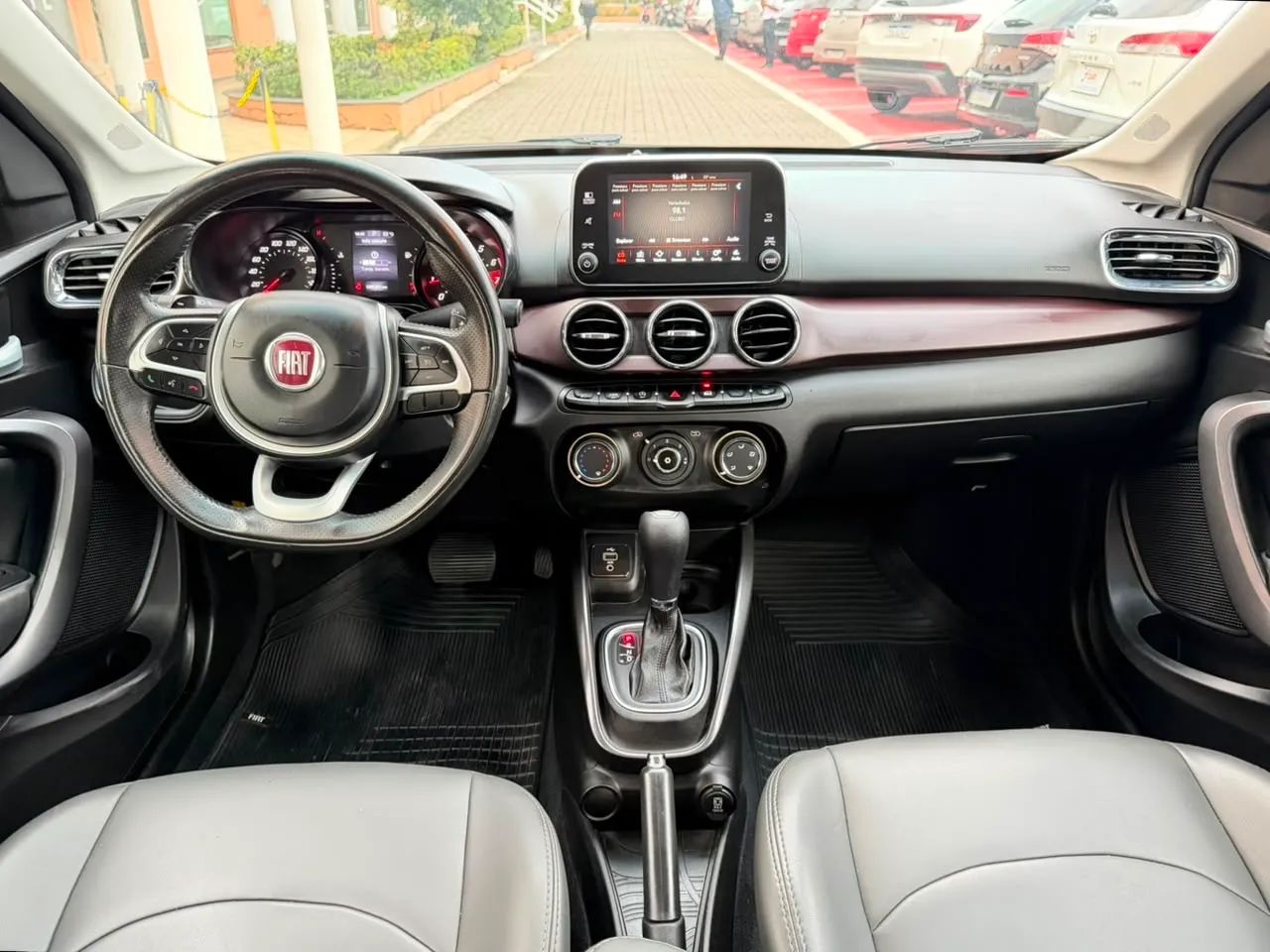 Fiat Cronos Precision 1.8 16V Flex Aut. 2019 - Foto 4