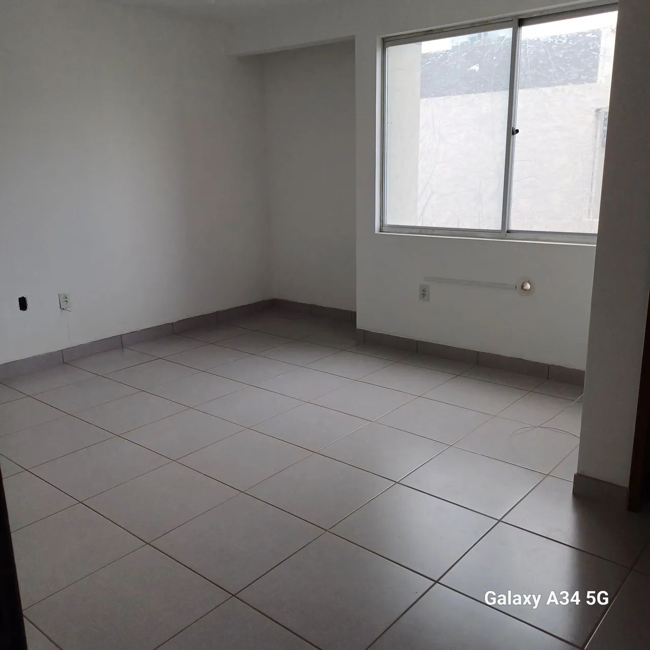 VENDO SALA COMERCIAL 