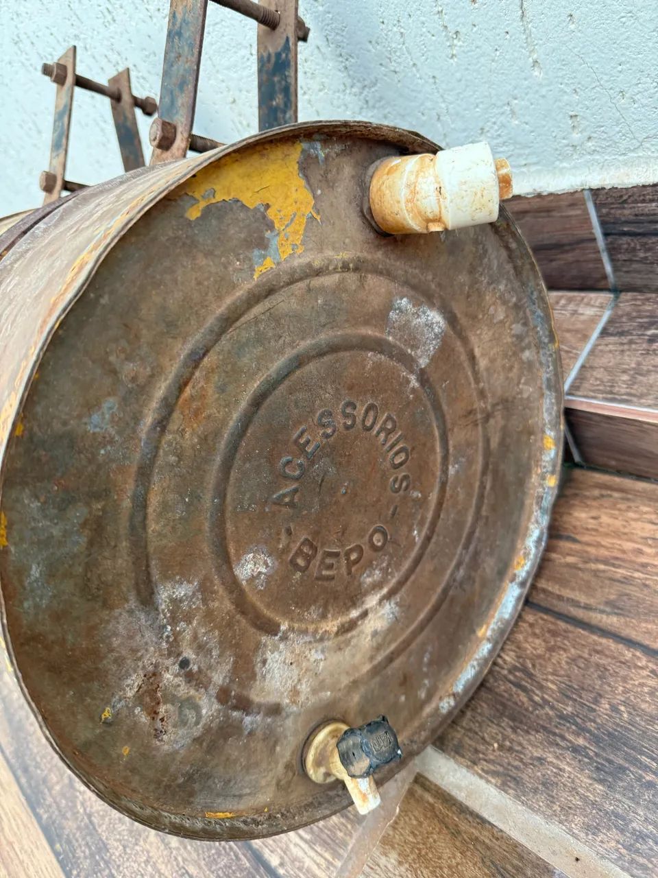 Corote antigo de lata de caminhão  - Foto 5