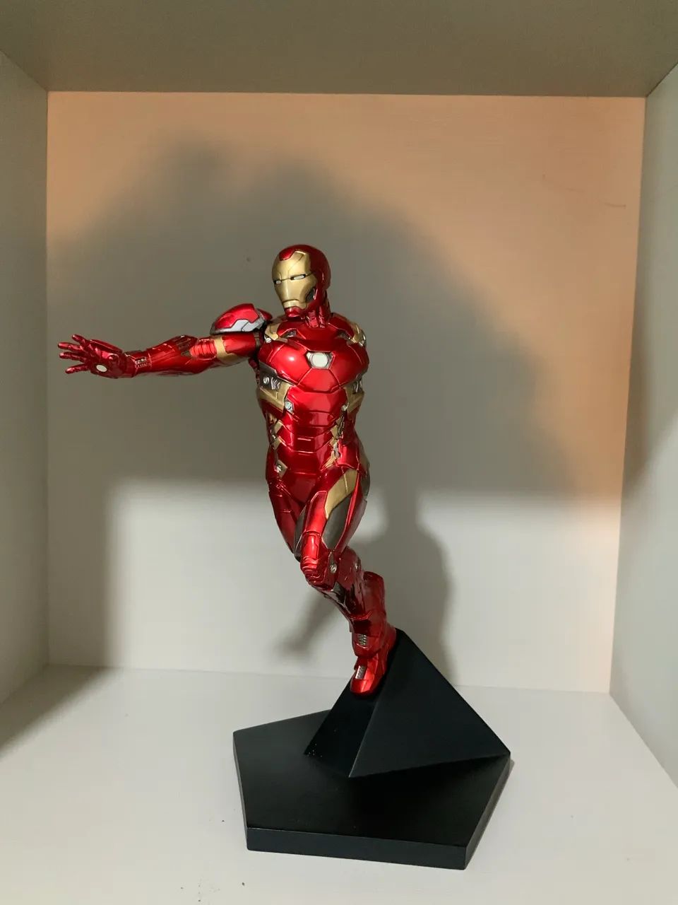 Boneco Homem de Ferro - Iron Studios (falta um braço) - Foto 2