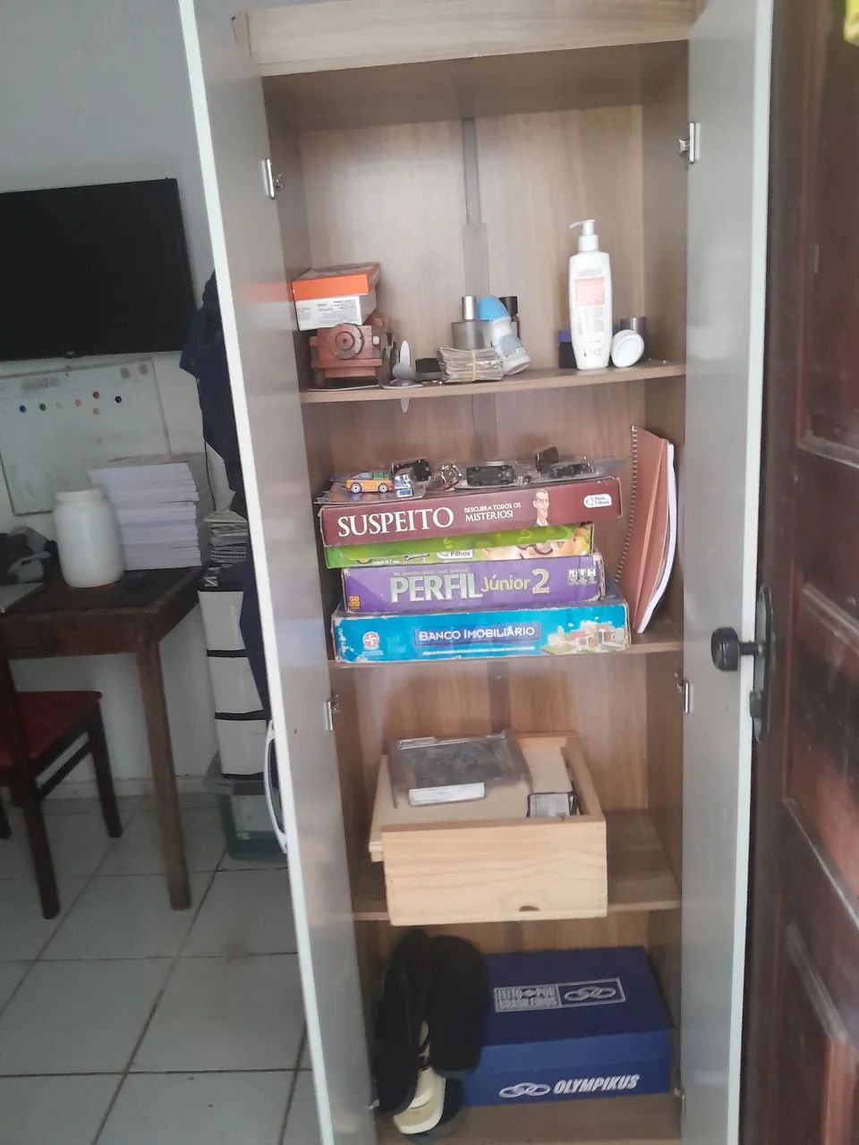 Armário multiuso e guarda roupa 