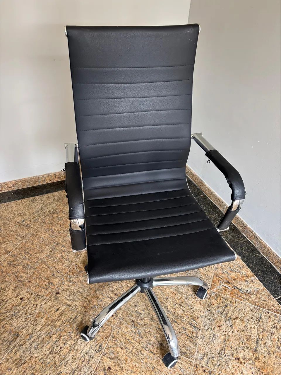CADEIRA ESCRITÓRIO PRESIDENTE  - Foto 3