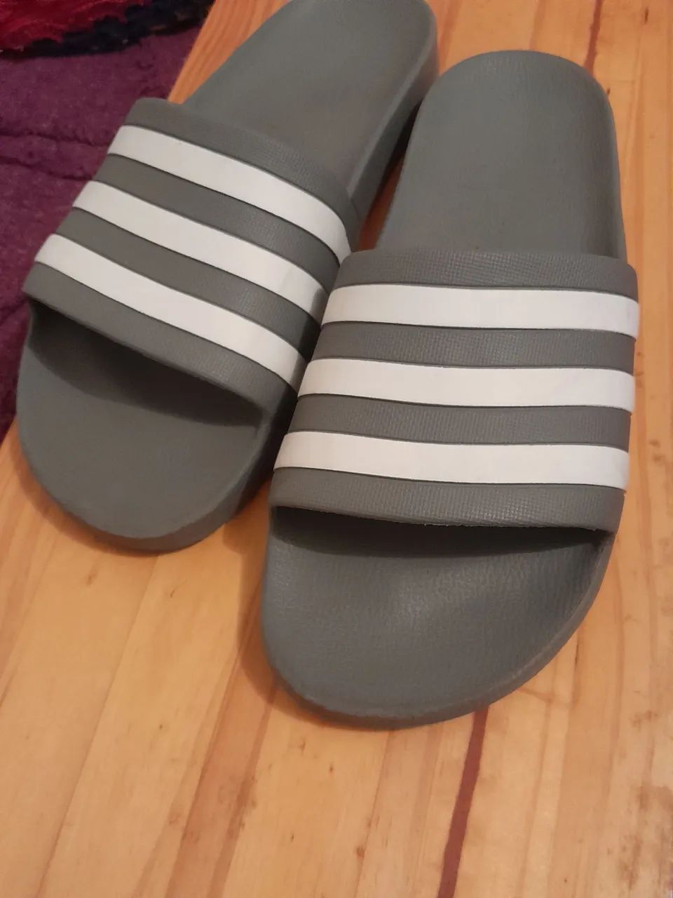 Chinelo Slide Adidas Prata - Foto 4