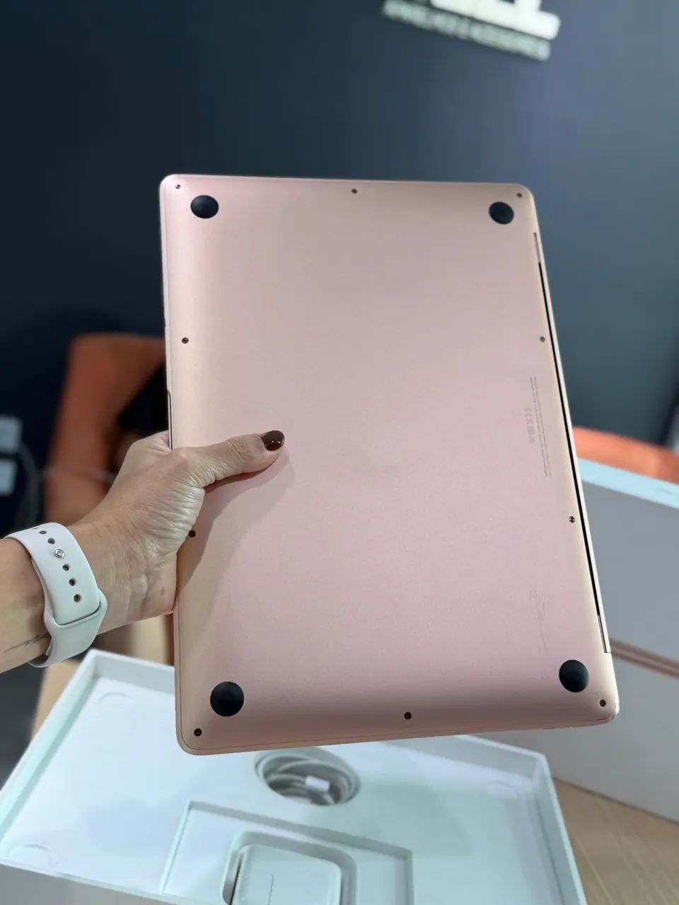 Macbook Air 13 Pol 256SSD/8GB Chip M1 Gold Seminovo Conservado
