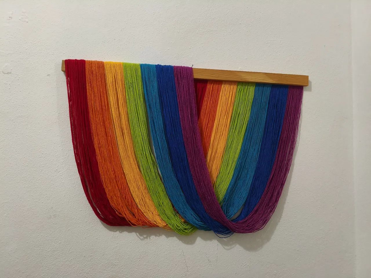 Bandeira LGBT em macramé  - Foto 2