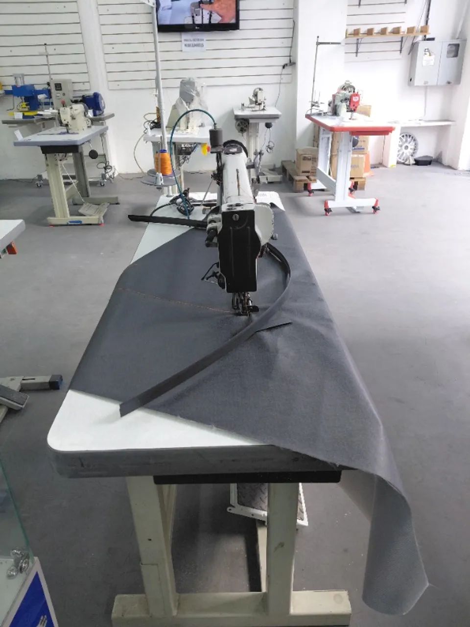 MAQUINA TRANSPORTE TRIPLO ALONGADA (98CM) TAKING TK-98 - Foto 3