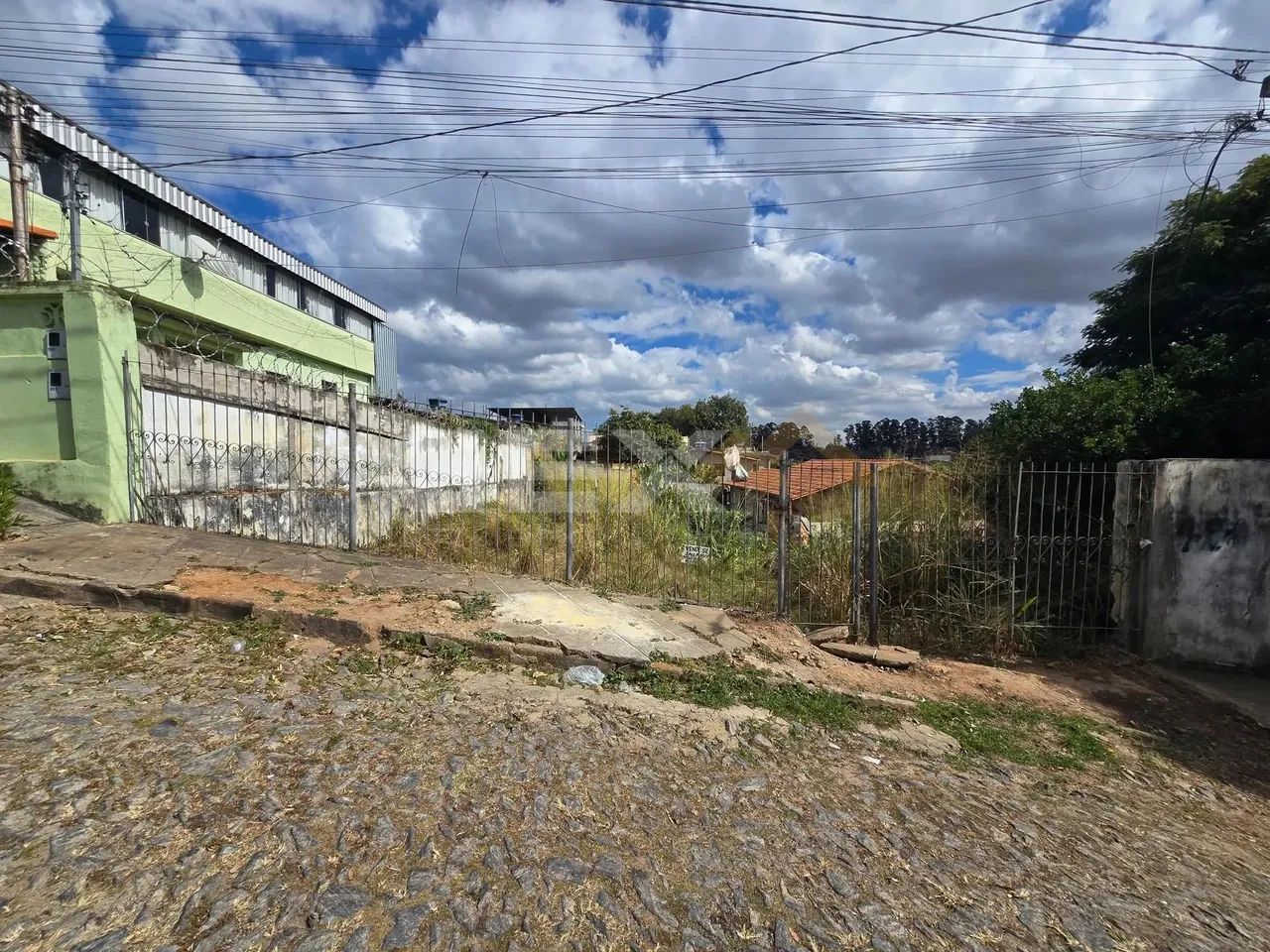 Lote à venda no bairro Interlagos com 360 m². - Foto 4