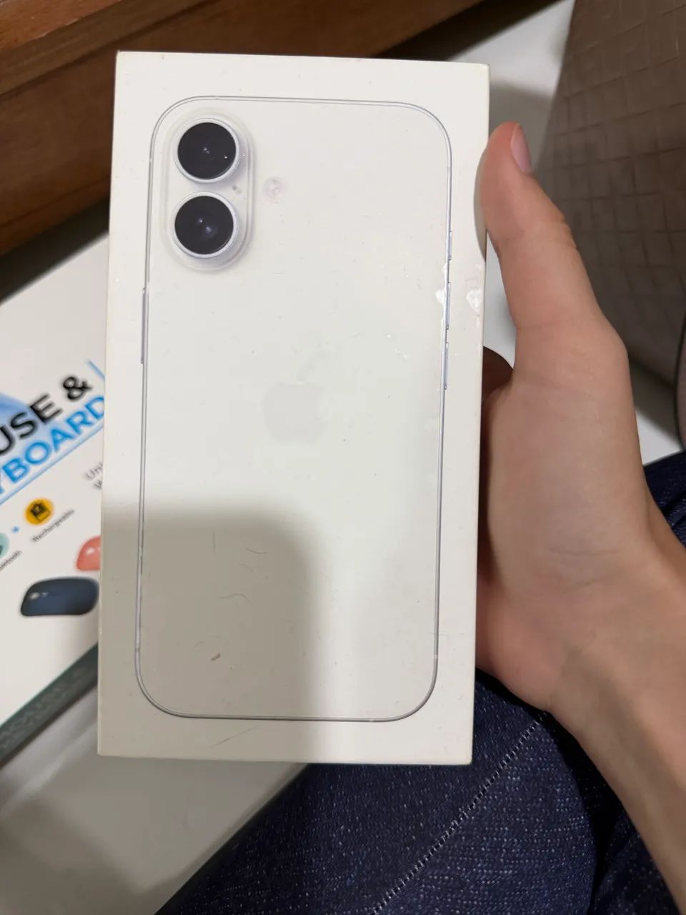 Caixa vazia do Iphone 16 branco