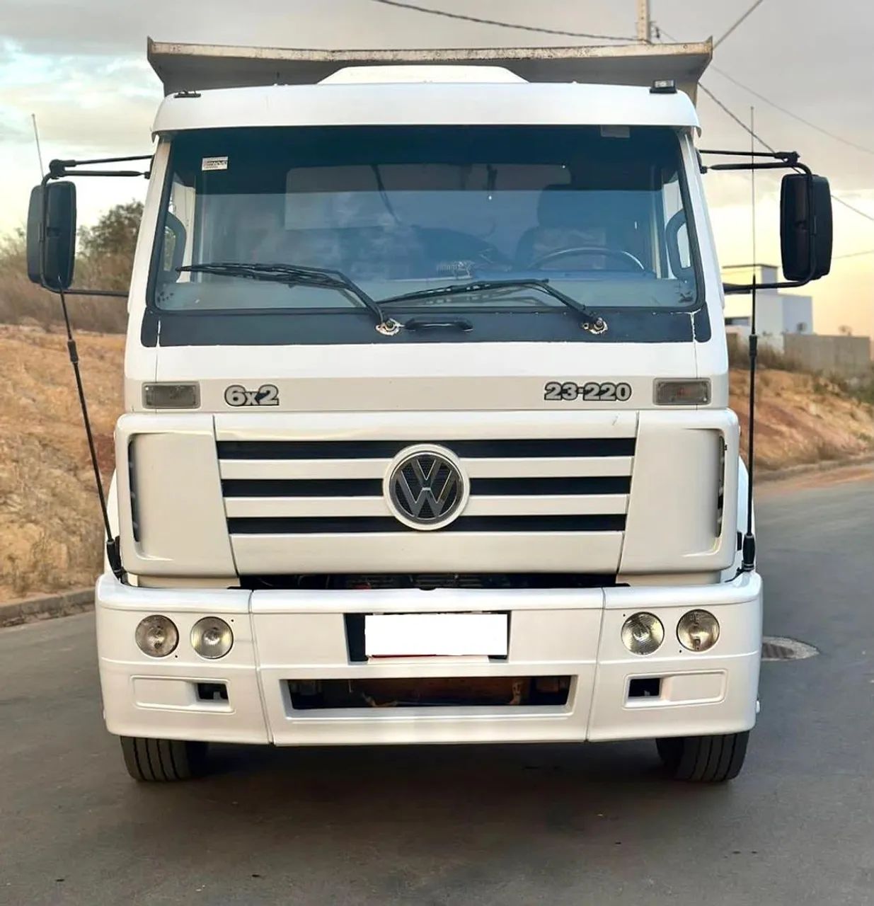 Vw 23.220 6x2/caçamba/2005