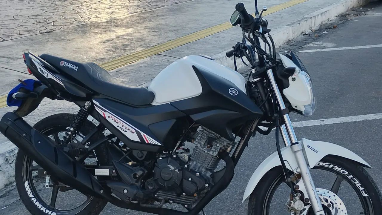 Moto Yamaha factor  - Foto 5