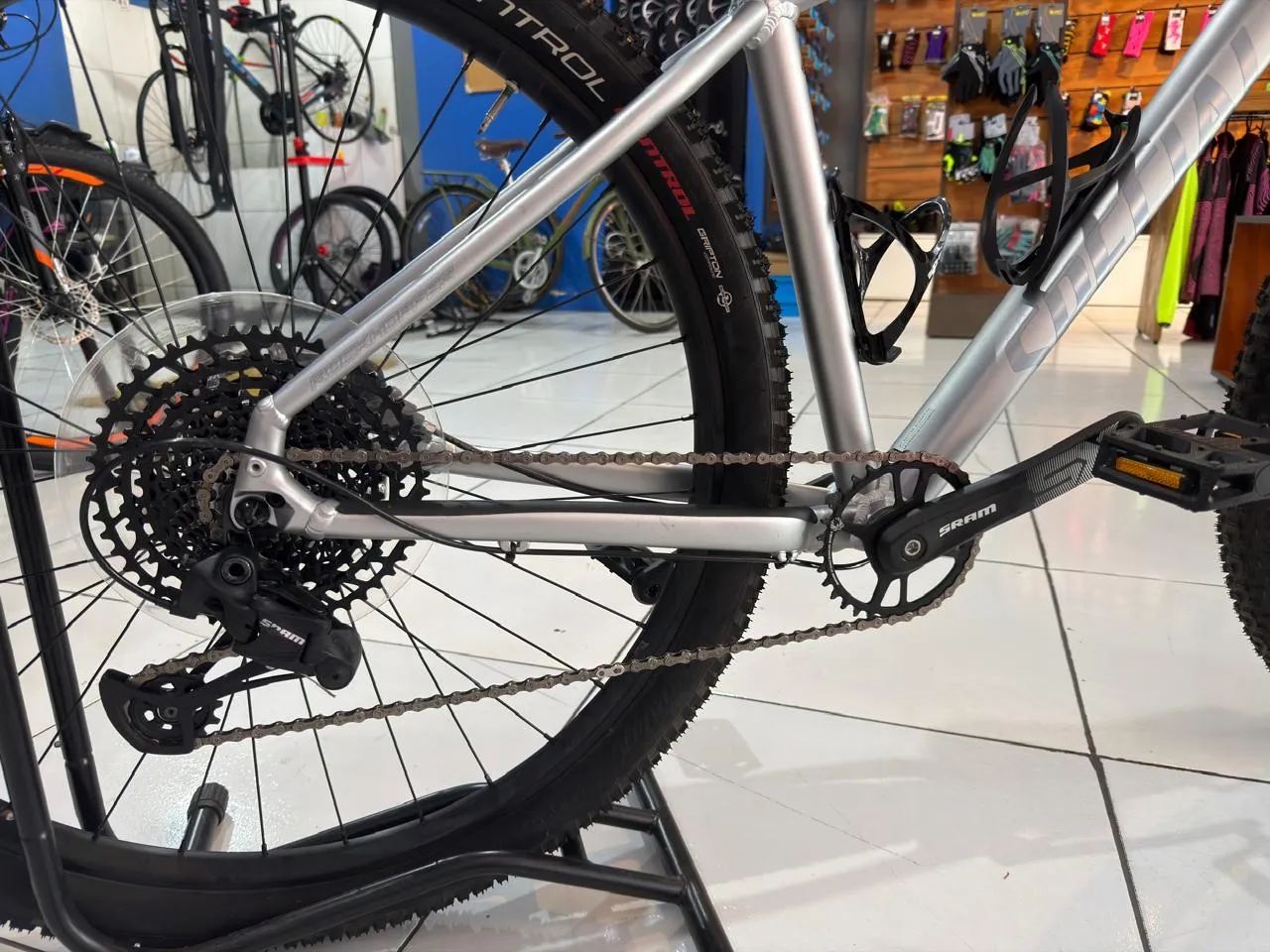 Vendo bicicleta specialized - Foto 2