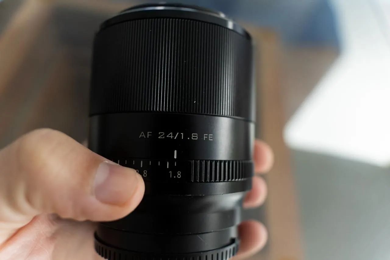 Lente Viltroz 24mm 1.8 Sony Full frame - Foto 4