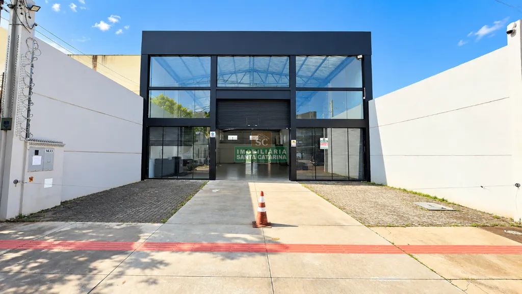 Barracão para alugar em Maringá, Zona 07, com 500 m²