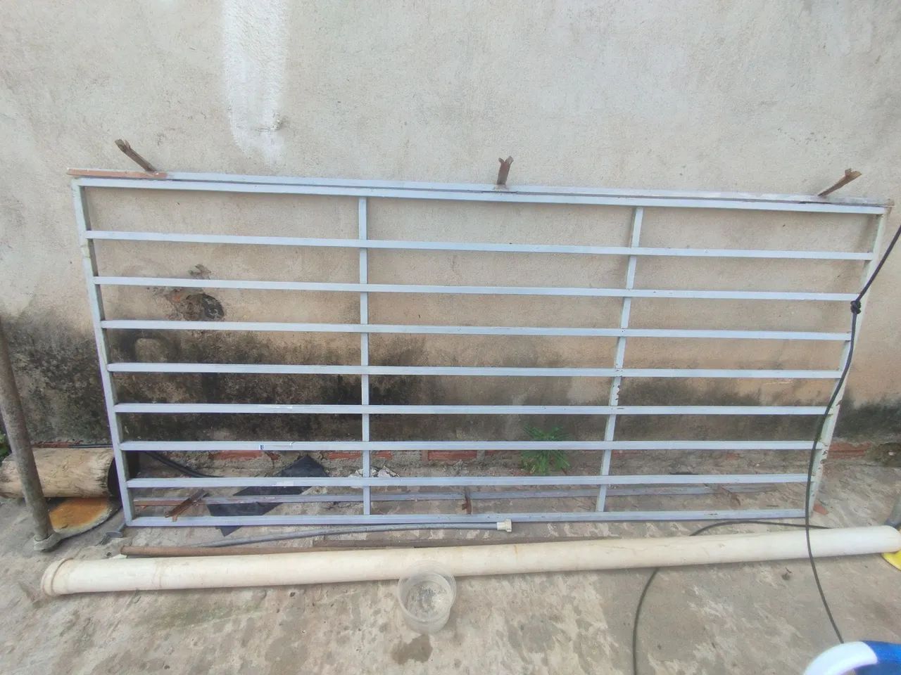 Grade de proteção para porta
