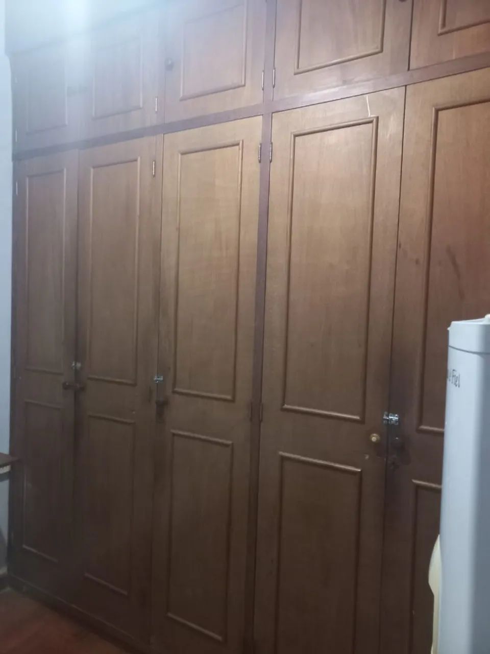 Alugo quarto individual 