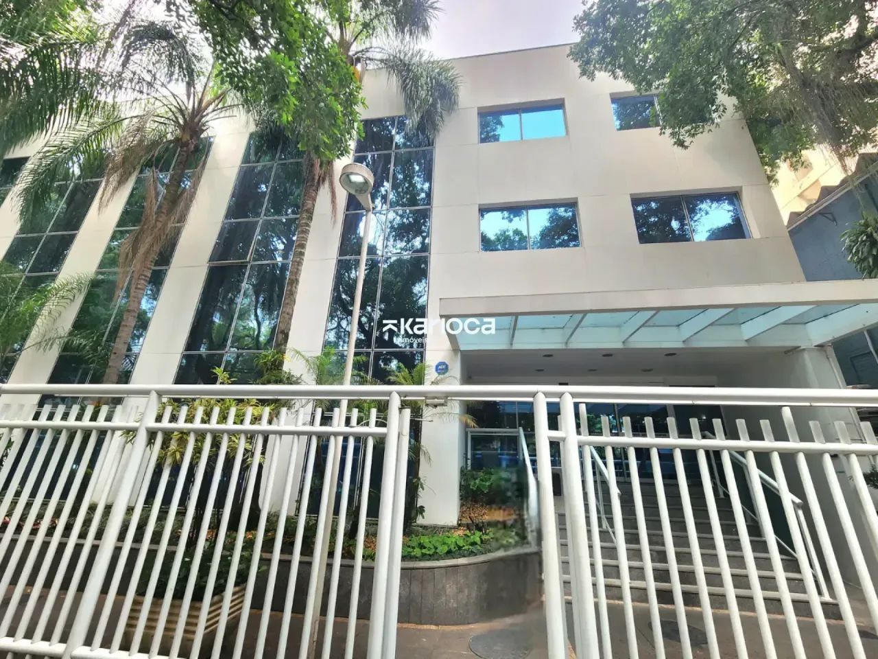 SALA COMERCIAL DE 30M² EM CENTRO EXCLUSIVO PARA AREA DA SAÚDE COM MANOBRISTA PARA OS CLIEN - Foto 4