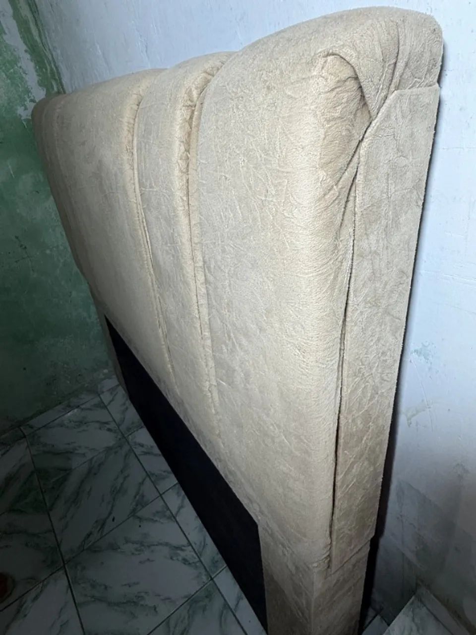 Cabeceira Estofada para Cama Box casal - Bege / Impecável - Foto 2