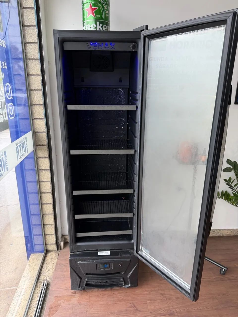 Vendo freezer expositor vertical Venax, preto. - Foto 3
