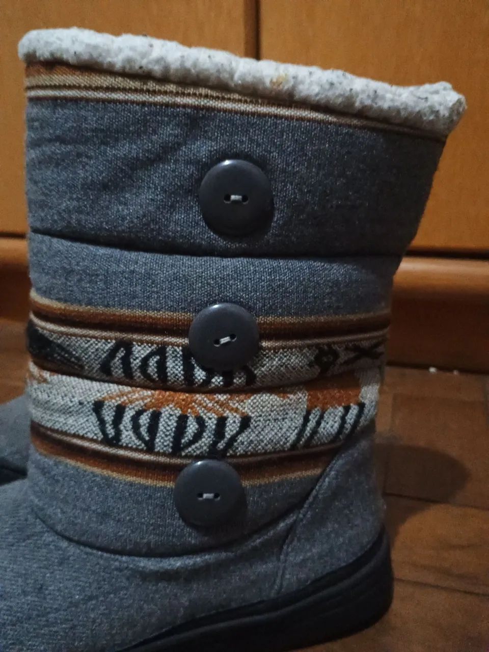 Bota de inverno cinza  - Foto 2