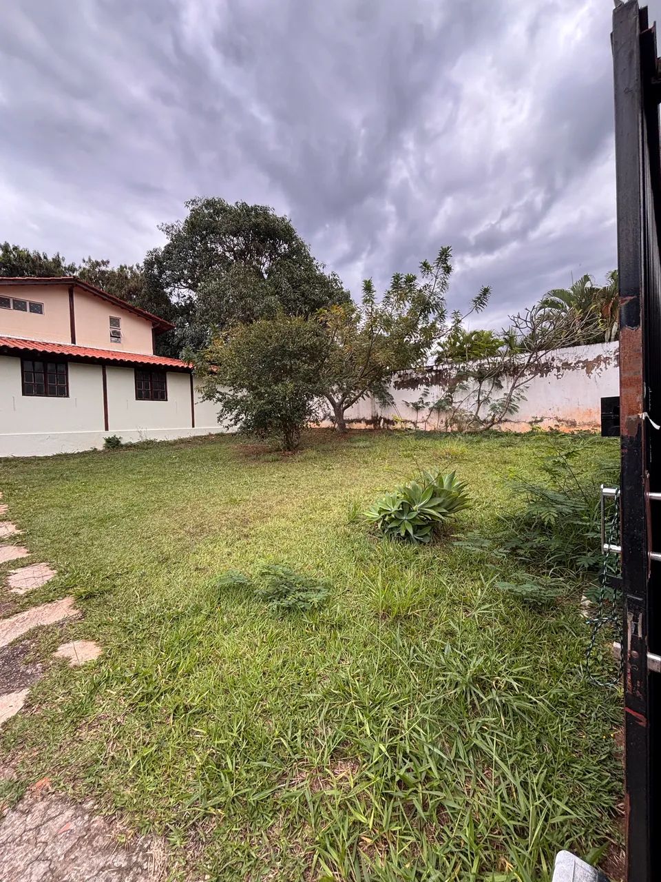 CASA CONDOMÍNIO FECHADO, CONFORTO E QUALIDADE DE VIDA! - Foto 2