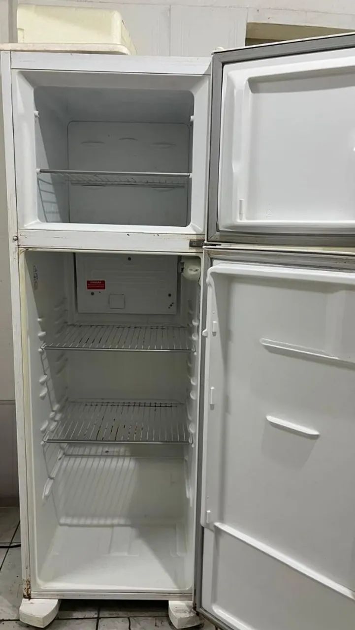Vendo geladeira 
