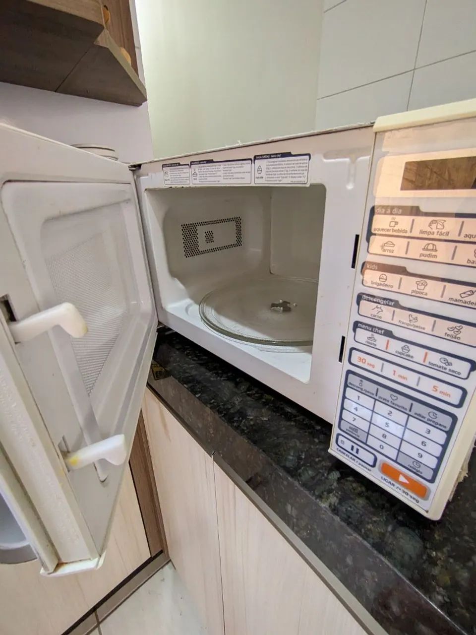 Microondas Midea 20 litros  - Foto 4