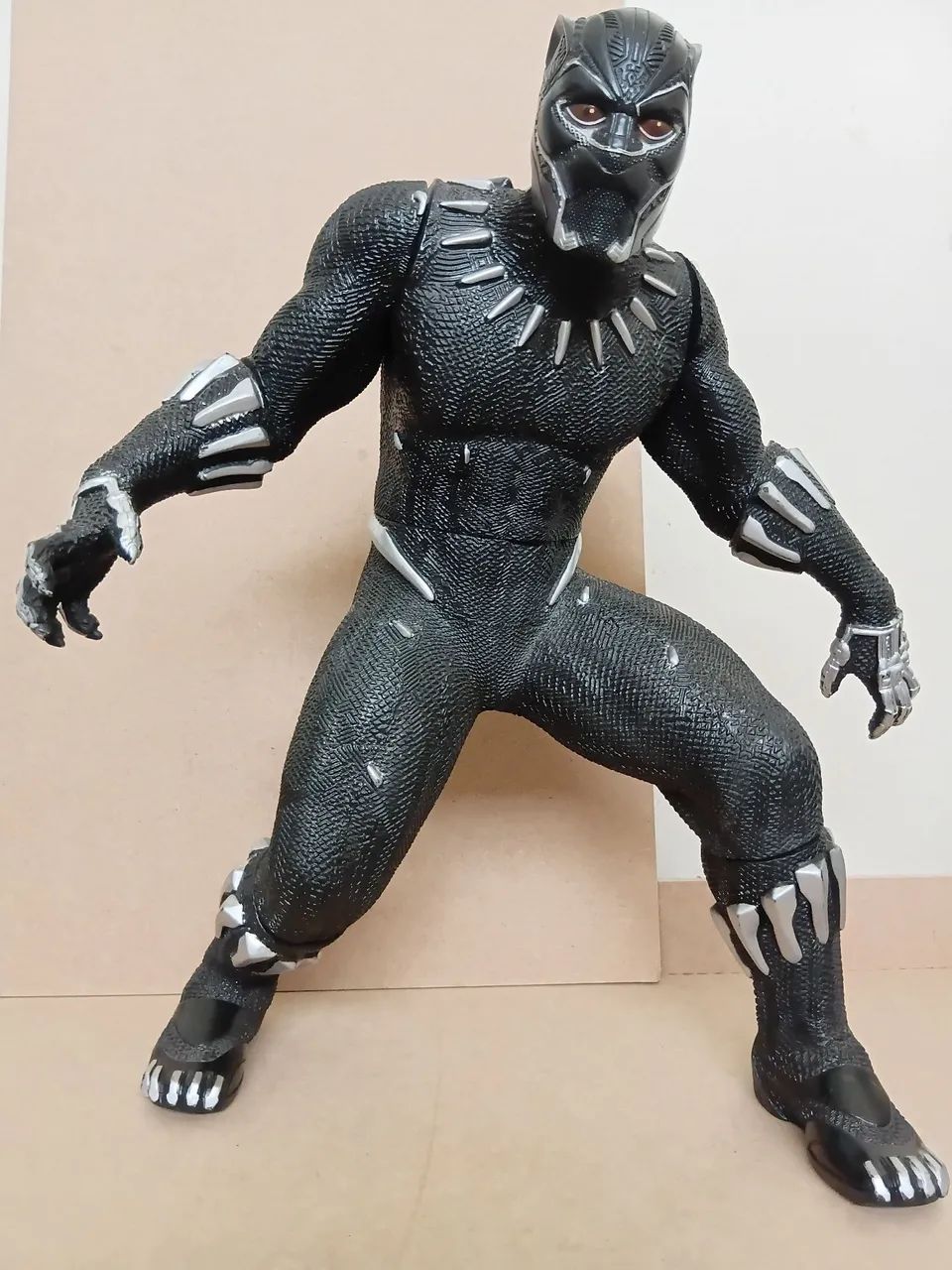 Boneco Pantera negra gigante 50 cm - Foto 4