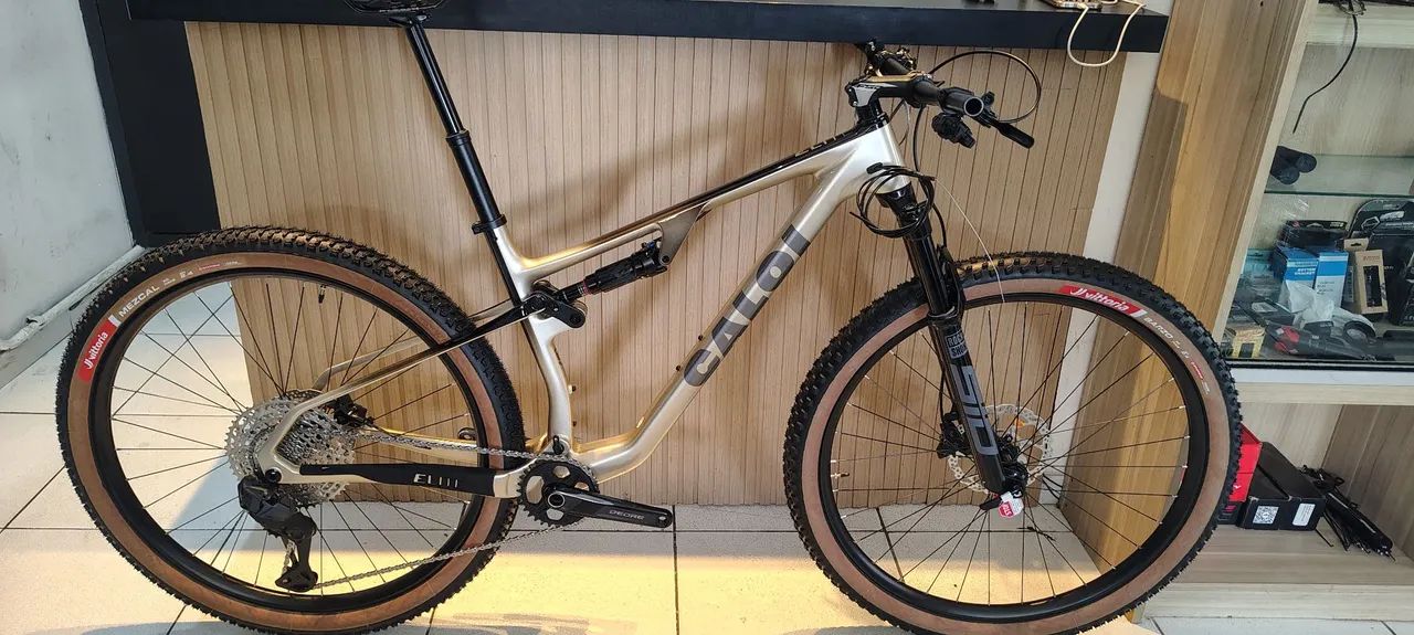 Caloi ELITE FS Carbon racing 