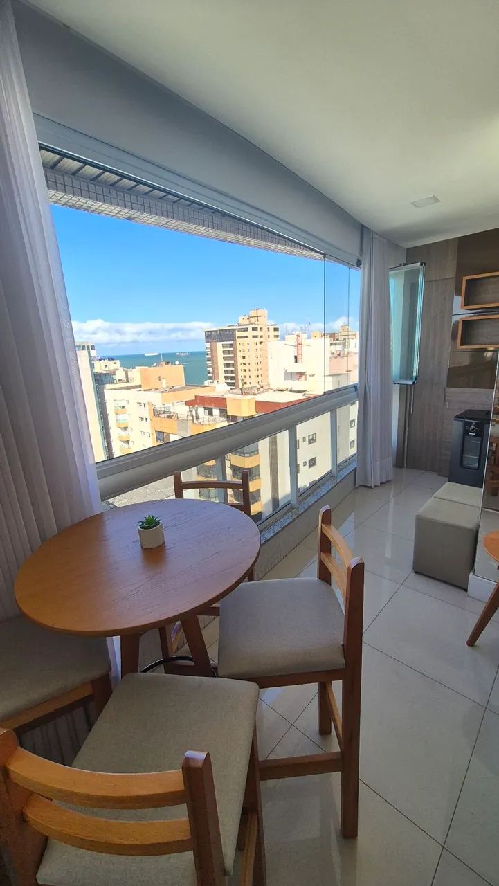 Apartamento mobiliado com vista, sol da manhã e 2 vagas de garagem - Foto 2