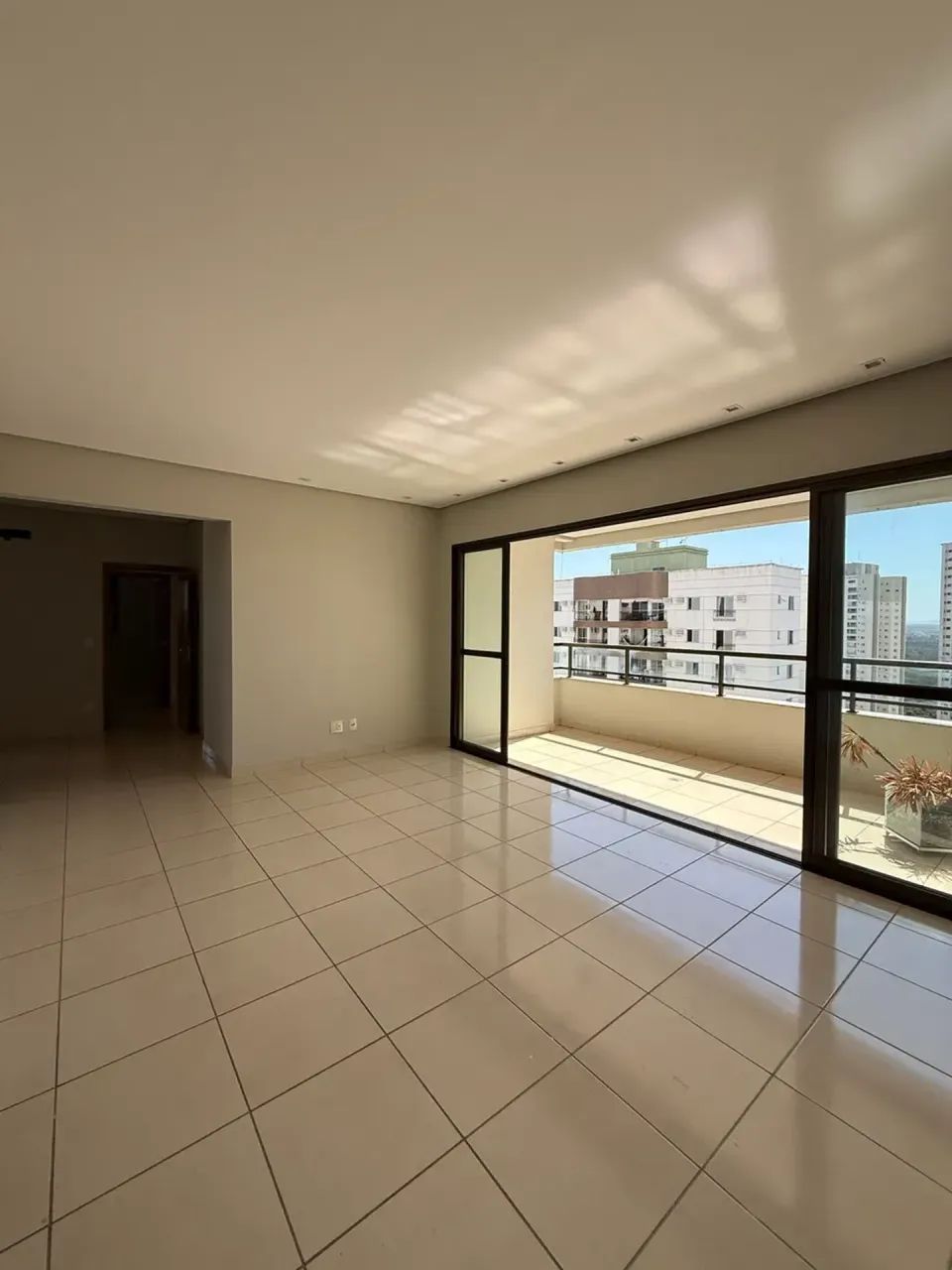 Apartamento a venda com 125 m2 com 3 suítes Edifício Goiabeiras Tower, Duque de Caxias - C - Foto 2