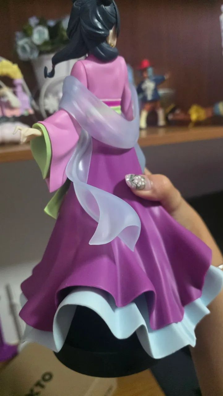 Figure maomao Banpresto + mangás - Foto 3