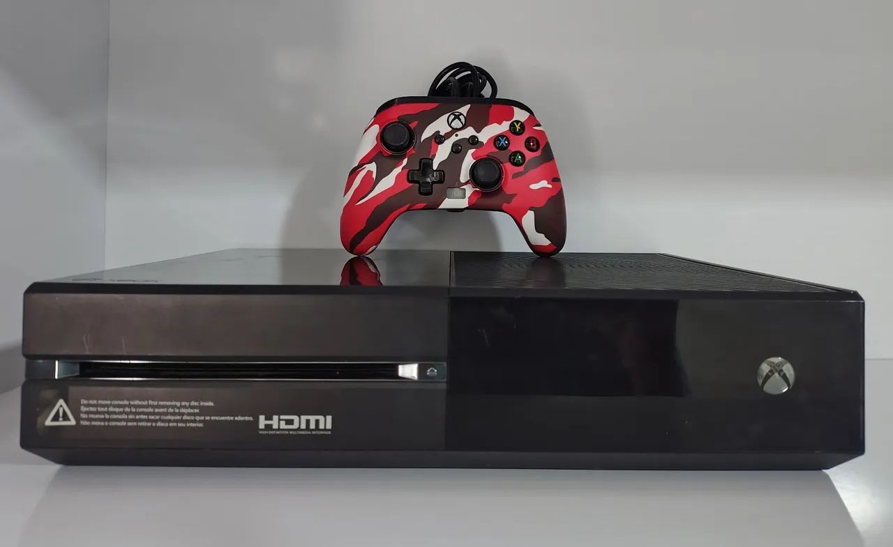 Xbox One Fat com jogos 