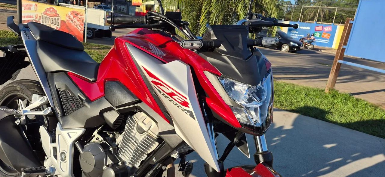 HONDA CB300F ABS 2026 - Foto 2