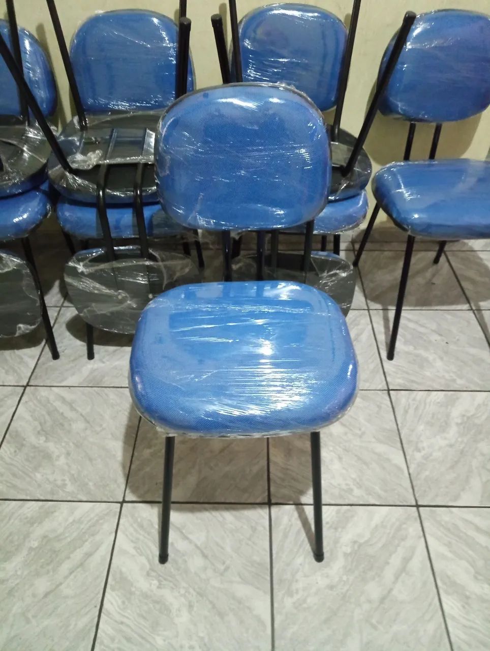 Vendo cadeira fixa acolchoada - Foto 3