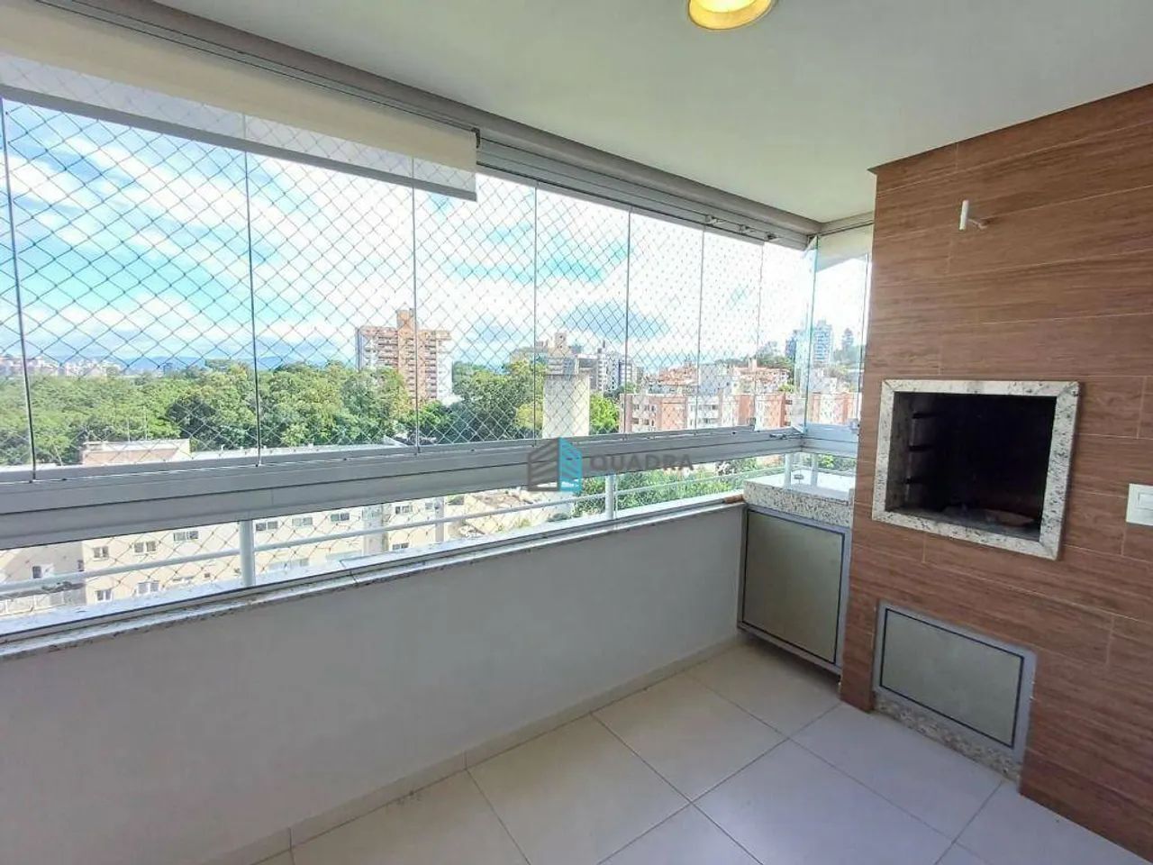 Apartamento à Venda no Itacorubi em Florianópolis com 3 Quartos, Sacada com Churrasqueira,