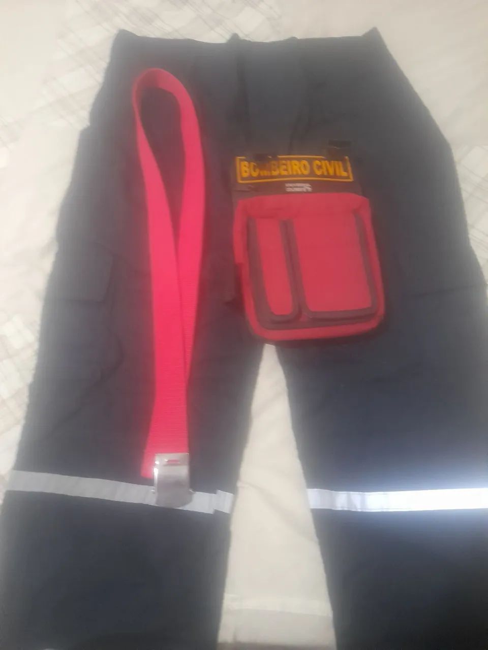 Roupa de bombeiro calça cinto e porta treco - Foto 3