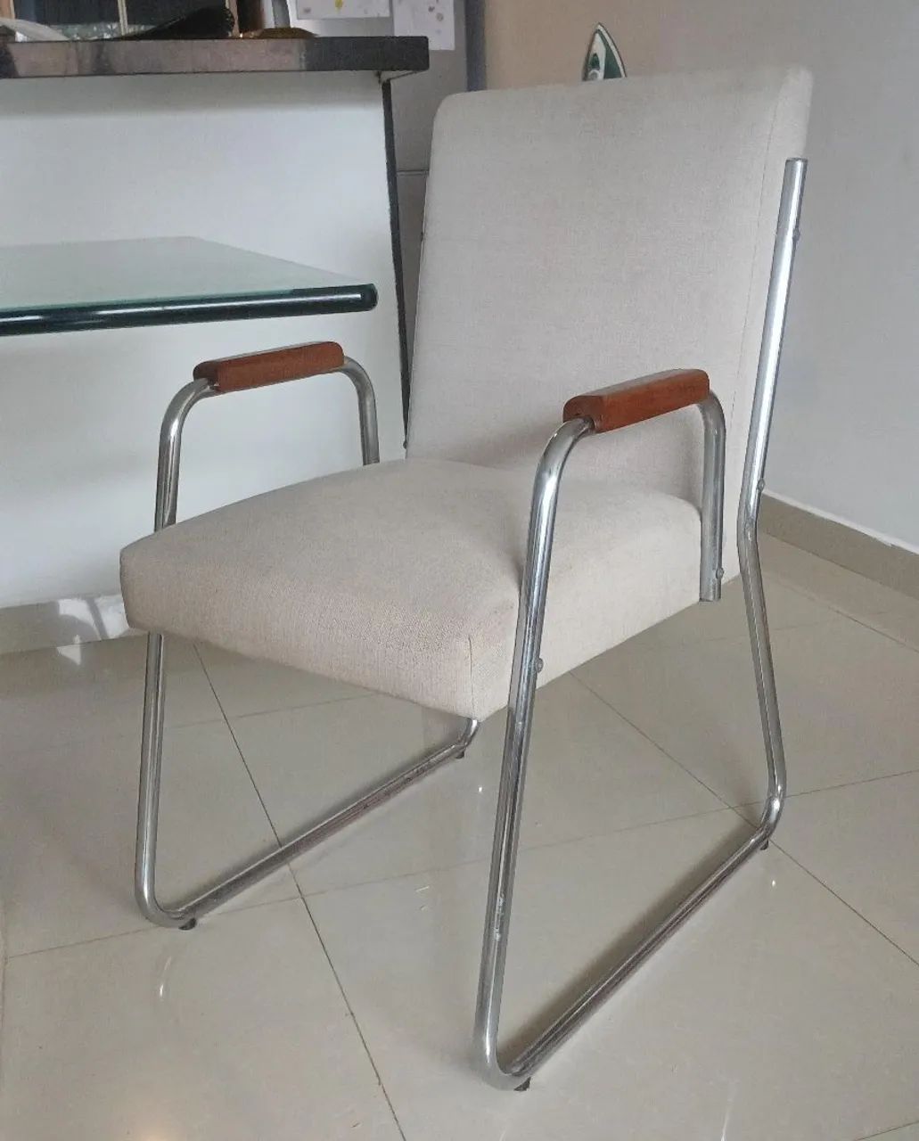 Mesa de vidro e 6 cadeiras  - Foto 3